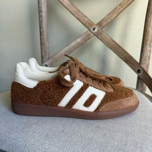 Back 70 Teddy Sneakers